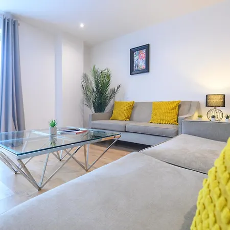 Lejlighed Superb 2 Bed With 2 En-suite - Centre With Underground Parking *