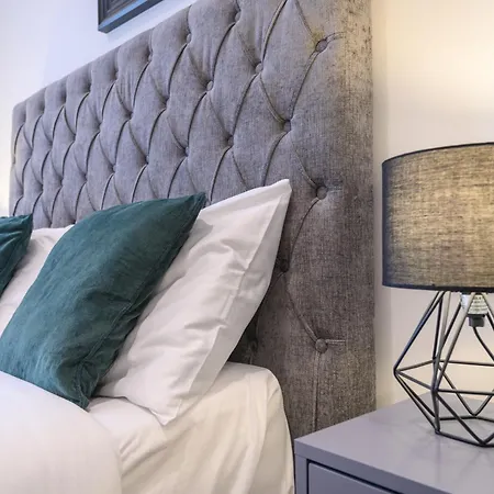 Superb 2 Bed With 2 En-suite - Centre With Underground Parking Leeds (West Yorkshire)