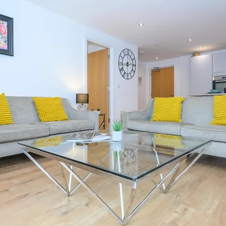 Superb 2 Bed With 2 En-suite - Centre With Underground Parking