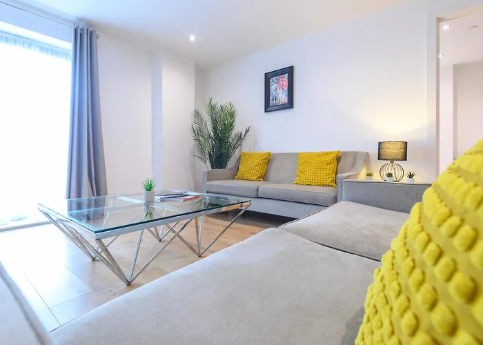 Apartment Superb 2 Bed With 2 En-suite - Centre With Underground Parking *