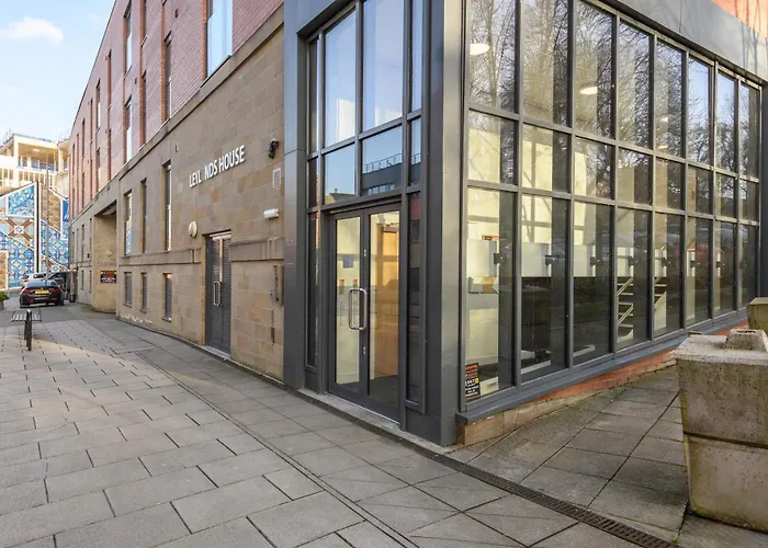 Superb 2 Bed With 2 En-suite - Centre With Underground Parking Apartment Leeds (West Yorkshire)