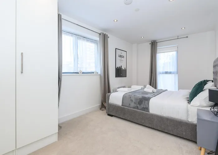 Superb 2 Bed With 2 En-suite - Centre With Underground Parking Leeds (West Yorkshire)