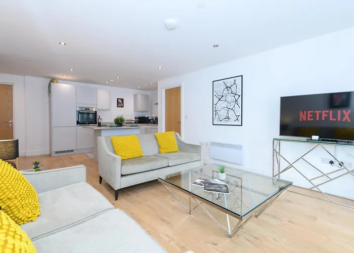 Superb 2 Bed With 2 En-suite - Centre With Underground Parking