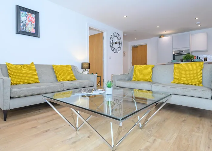 Superb 2 Bed With 2 En-suite - Centre With Underground Parking