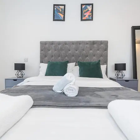 Apartment Superb 2 Bed With 2 En-suite - Leeds Centre With Underground Parking *