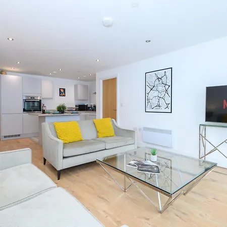 Superb 2 Bed With 2 En-suite - Leeds Centre With Underground Parking