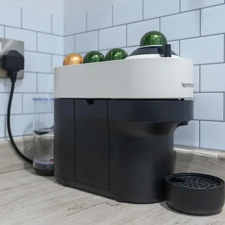 Апартаменты Superb 2 Bed With 2 En-suite - Centre With Underground Parking