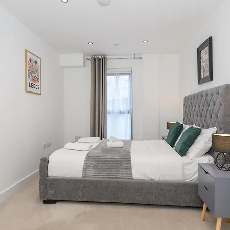 Apartment Superb 2 Bed With 2 En-suite - Leeds Centre With Underground Parking *