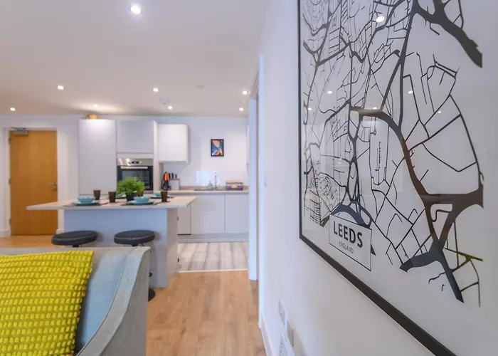 Superb 2 Bed With 2 En-suite - Centre With Underground Parking דירה לידס